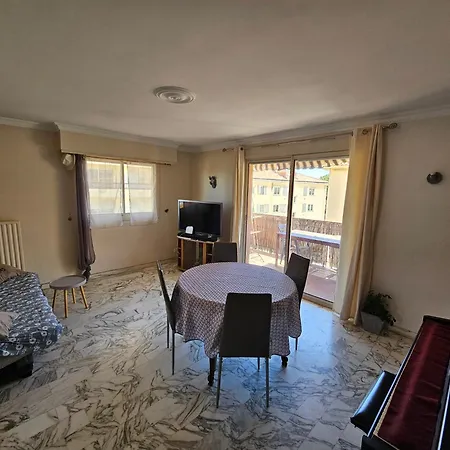 Au Calme Et 2 Pas De La *